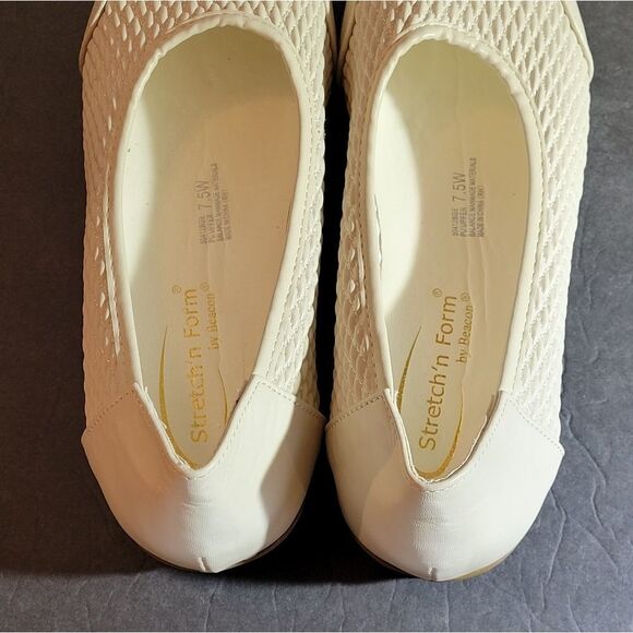 BRAND NEW STRETCH'S FROM BEACON WHITE FLAT SHOES - Picture 5 of 16